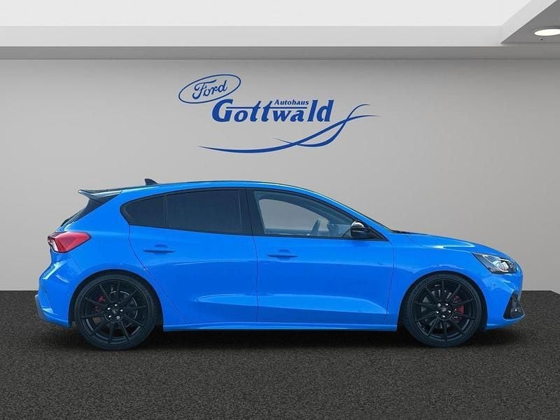 Gebraucht Ford Focus ST 280 PS (205 kW) 2021 Nitro blau Limousine