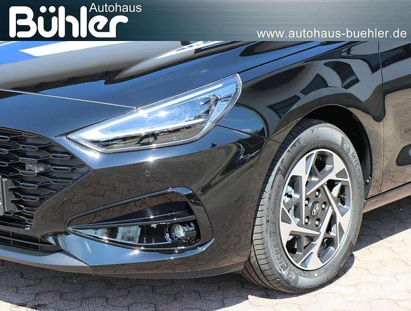 Neu Hyundai i30 Trend 140 PS (102 kW) 2025 Abyss black mineraleffekt Kombi