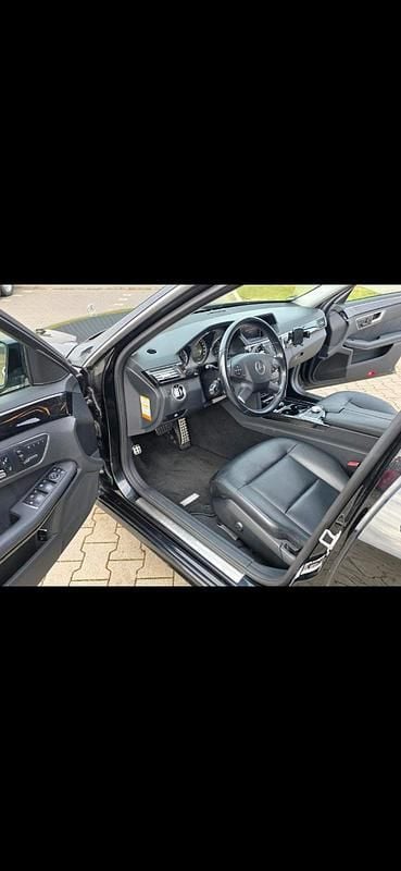 Gebraucht Mercedes E350 272 PS (200 kW) 2011 Schwarz Kombi