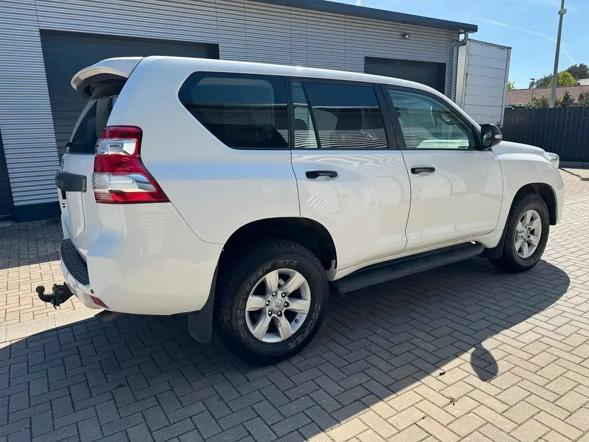 Gebraucht Toyota Land Cruiser 190 PS (139 kW) 2015 Weiß SUV