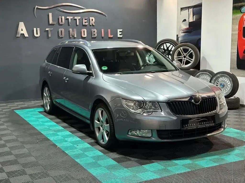 Gebraucht Skoda Superb Ambition 160 PS (117 kW) 2010 Grau Kombi