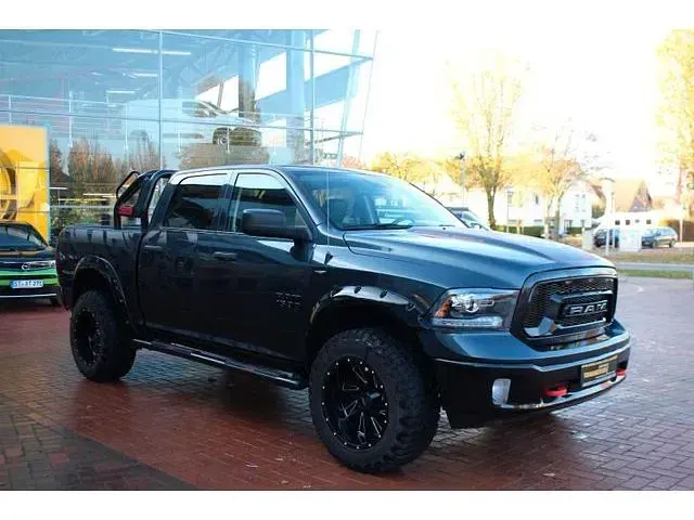 Używany Dodge Ram 309 KM (227 kW) 2020 Czarny Pickup