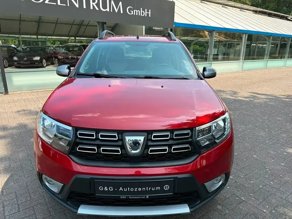 Gebraucht Dacia Sandero Prestige 90 PS (66 kW) 2017 Rot SUV