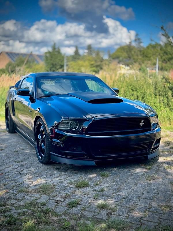 Schwarz Gebraucht 2014 Ford Mustang Coupé | 17.800 € (Fairer Preis) - Bild 1/4