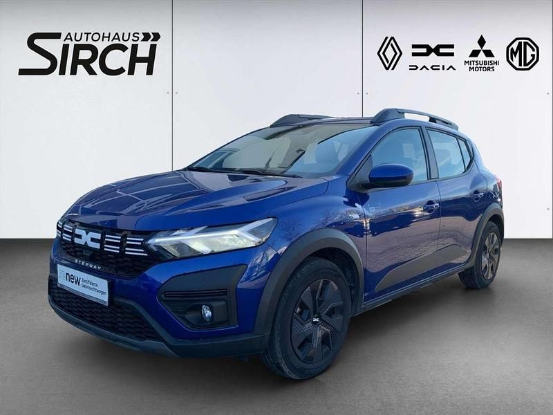 Stahlblau Gebraucht 2025 Dacia Sandero Expression Limousine | 17.990 € (Fairer Preis) - Bild 1/4