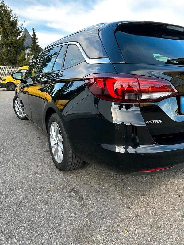 Gebraucht Opel Astra 131 PS (96 kW) 2020 Schwarz Kombi