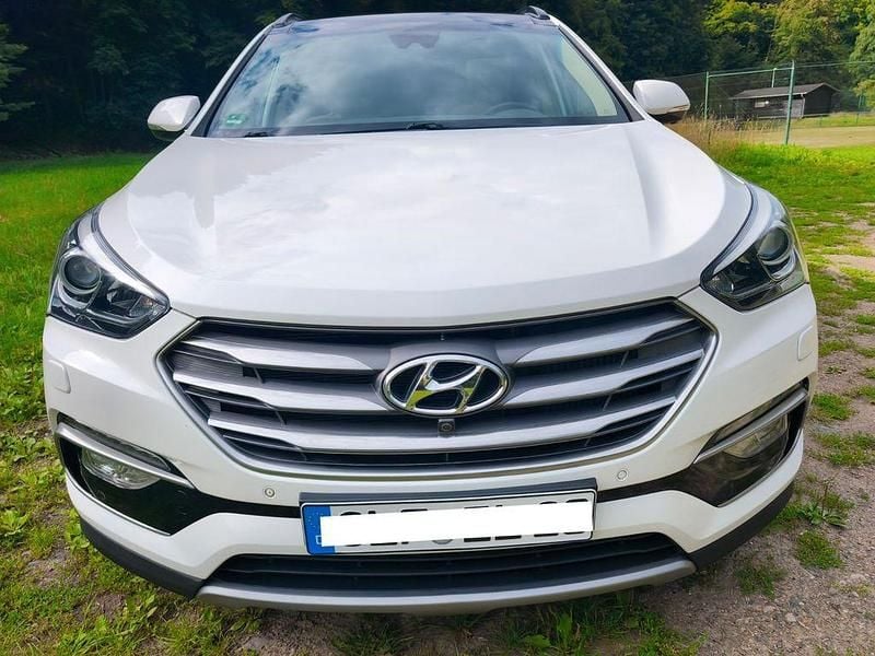 Weiß Gebraucht 2016 Hyundai Santa Fe Premium SUV | 14.950 € (Guter Preis) - Bild 1/4