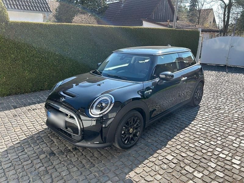 Gebraucht Mini Cooper SE 135 kW (184 PS) 2023 Schwarz Kleinwagen