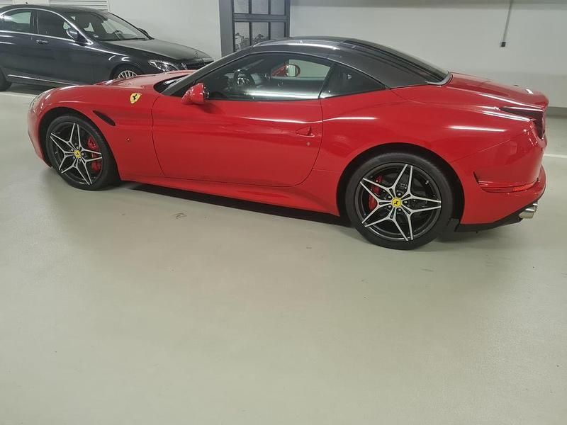 Gebraucht Ferrari California 560 PS (411 kW) 2015 Rot Cabrio