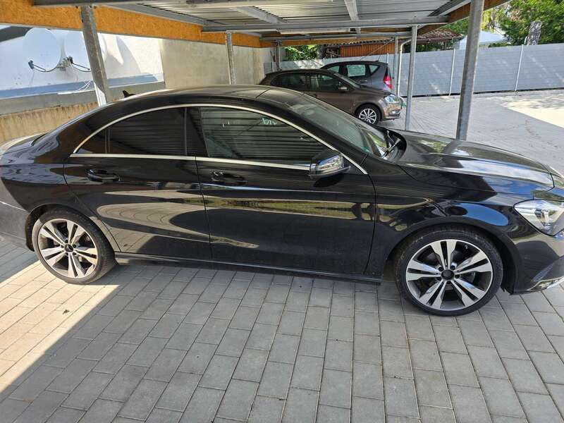 Schwarz Gebraucht 2017 Mercedes CLA200 Coupé | 21.500 € (Guter Preis) - Bild 1/4