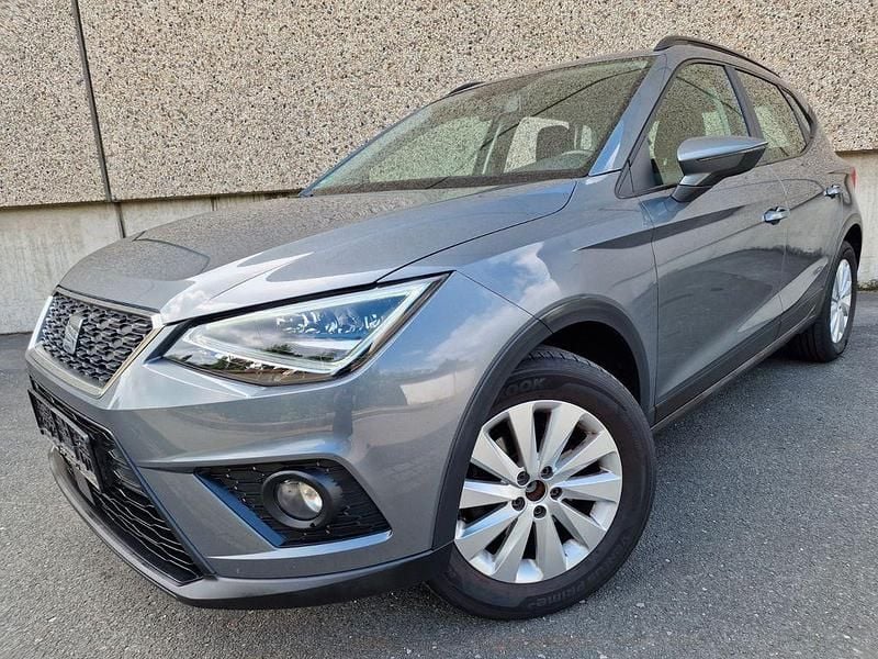 Grau Gebraucht 2018 Seat Arona SUV | 11.490 € (Fairer Preis) - Bild 1/4