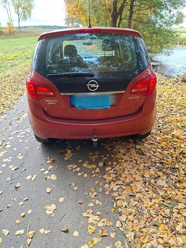 Rot Gebraucht 2013 Opel Meriva Van / Kleinbus | 3.450 € (Superpreis) - Bild 1/4