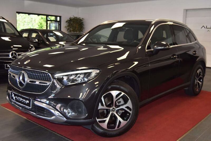 Grau Gebraucht 2022 Mercedes GLC200 Advanced SUV | 44.999 € (Guter Preis) - Bild 1/4