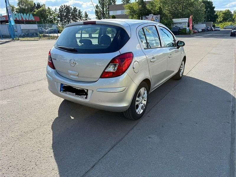 Silber Gebraucht 2010 Opel Corsa Limousine | 3.100 € (Fairer Preis) - Bild 1/4