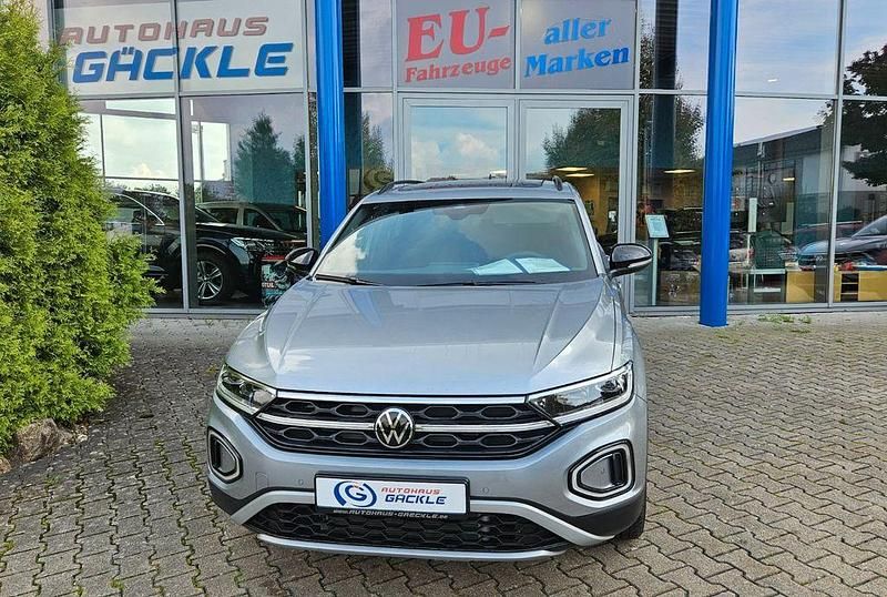 Silber Neu 2025 VW T-Roc Style SUV | 34.490 € (Guter Preis) - Bild 1/4