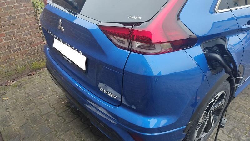 Gebraucht Mitsubishi Eclipse Cross Select 188 PS (138 kW) 2022 Blau SUV