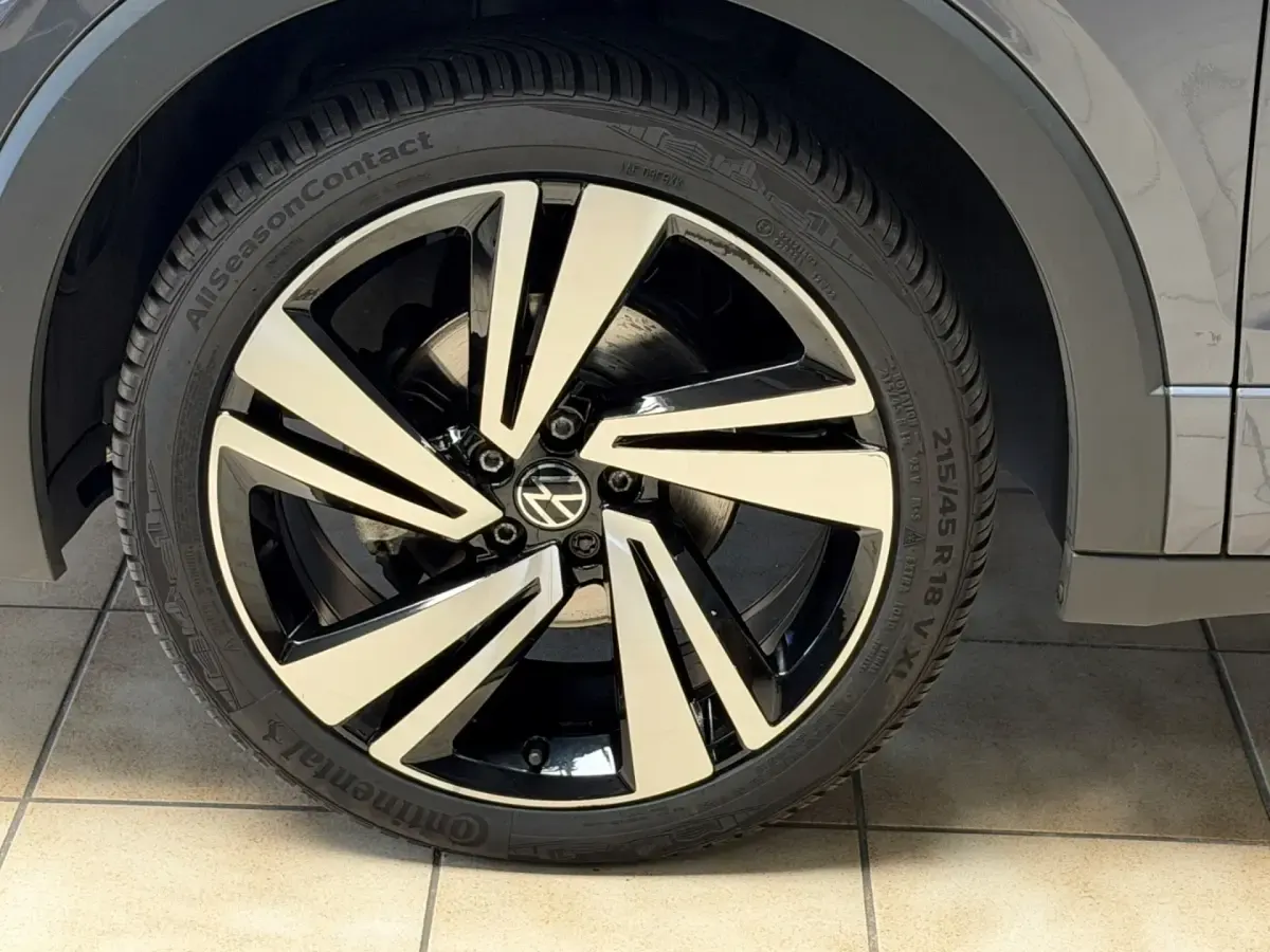 Gebraucht VW T-Cross R-line 150 PS (110 kW) 2020 Schwarz SUV
