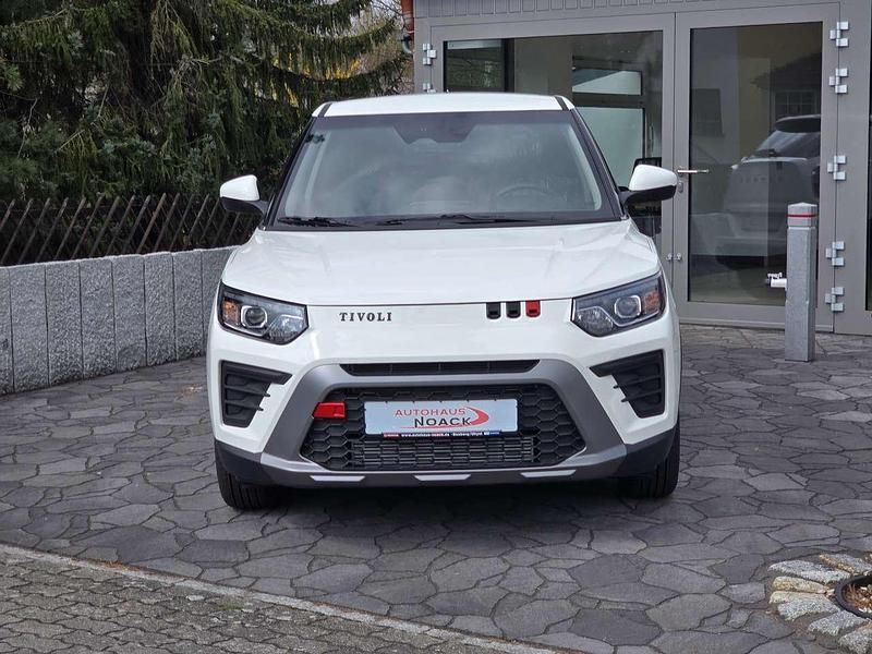 Neu SsangYong Tivoli 163 PS (119 kW) 2025 Grand white SUV