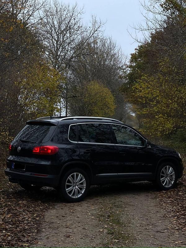 Gebraucht VW Tiguan Life 140 PS (102 kW) 2013 Schwarz SUV