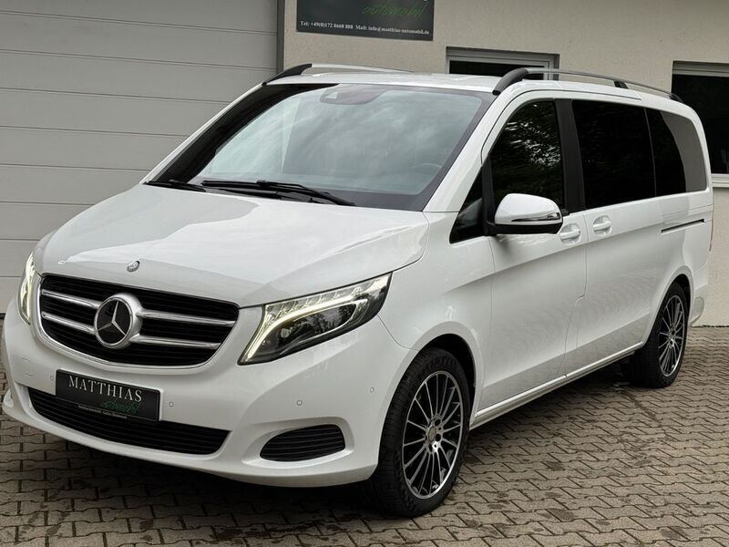 Weiß Gebraucht 2017 Mercedes V250 Edition Van / Kleinbus | 35.999 € (Guter Preis) - Bild 1/4