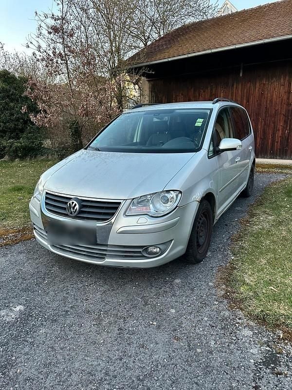 Gebraucht VW Touran 140 PS (102 kW) 2009 Silber Van / Kleinbus