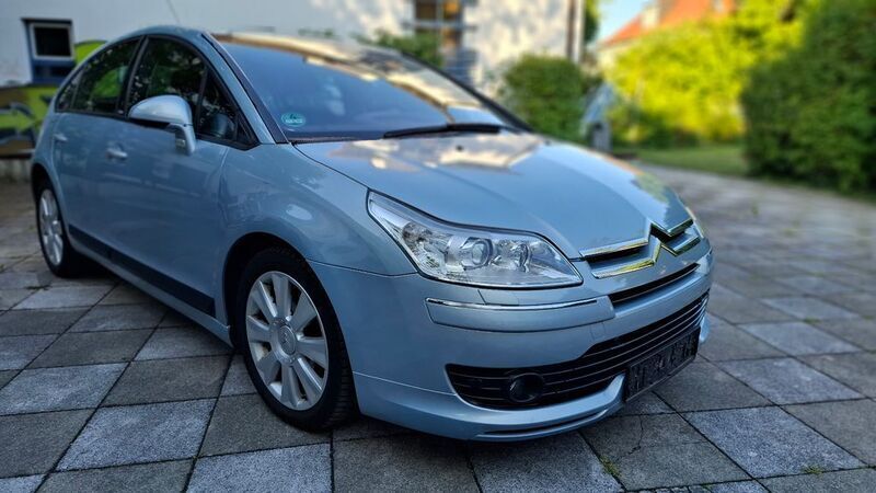 Blau Gebraucht 2005 Citroën C4 Exclusive Limousine | 3.350 € (Etwas zu teuer) - Bild 1/4
