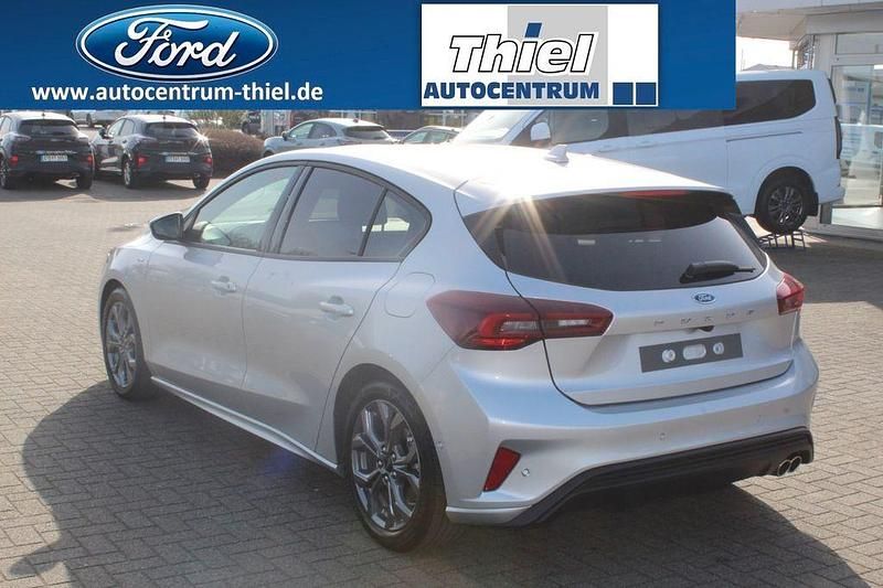 Gebraucht Ford Focus ST-Line X 116 PS (85 kW) 2025 Grau Limousine