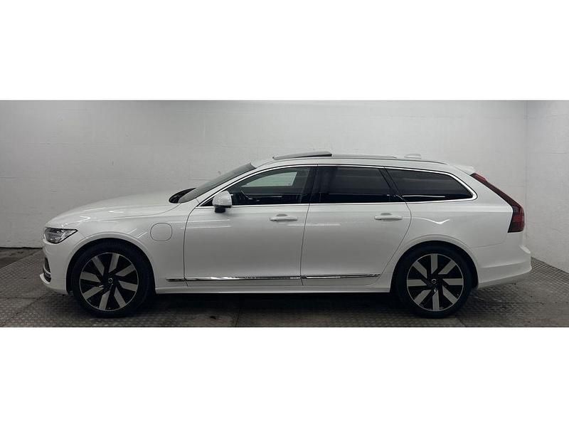 Gebraucht Volvo V90 Plus 455 PS (334 kW) 2024 Crystal white (metallic) Kombi