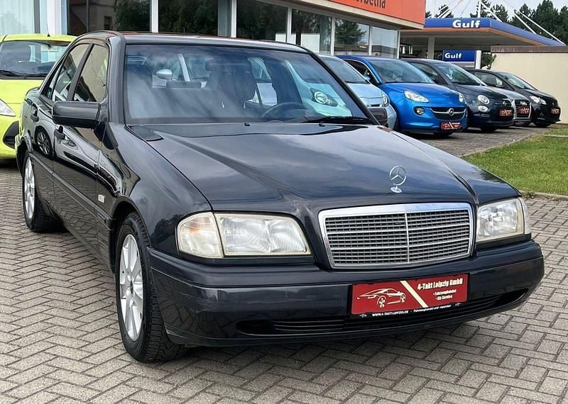 Schwarz Gebraucht 1997 Mercedes C180 Classic Limousine | 2.980 € (Guter Preis) - Bild 1/4