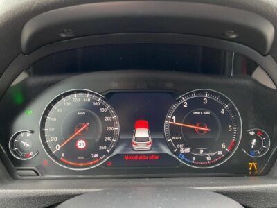 Gebraucht BMW 318 Advantage 150 PS (110 kW) 2019 Grau metallic Kombi