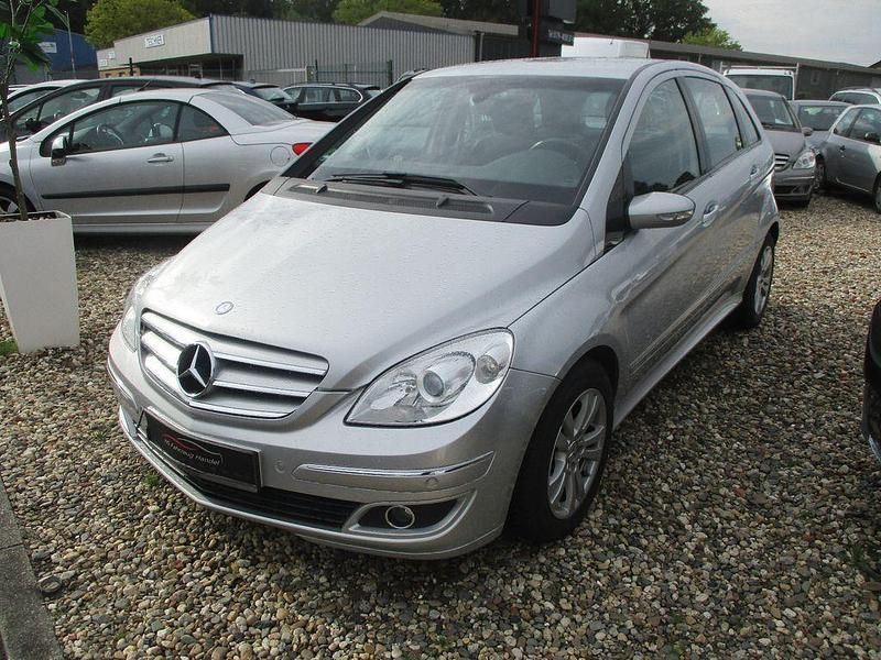 Silber Gebraucht 2007 Mercedes B200 Van / Kleinbus | 2.999 € (Fairer Preis) - Bild 1/4