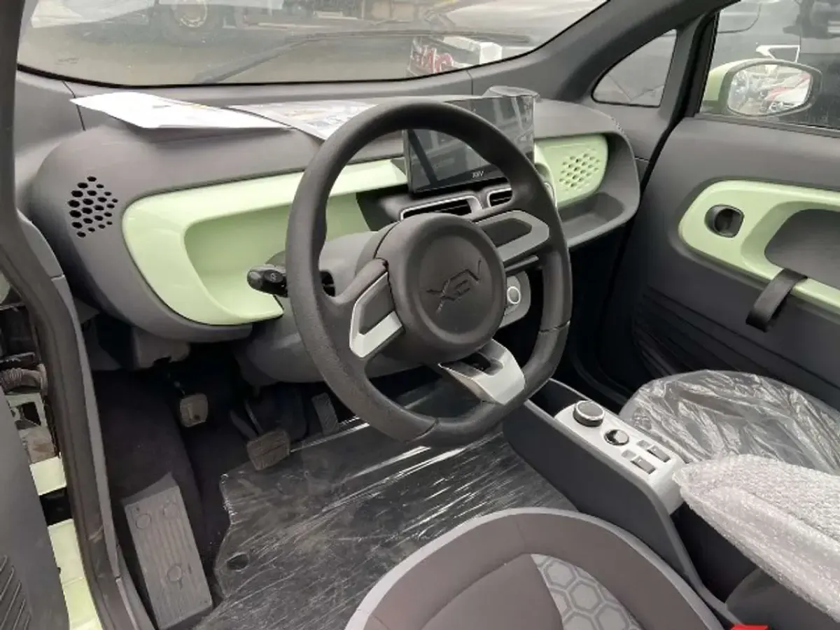 Gebraucht XEV Yoyo 14 kW (20 PS) 2024 Grün Kleinwagen