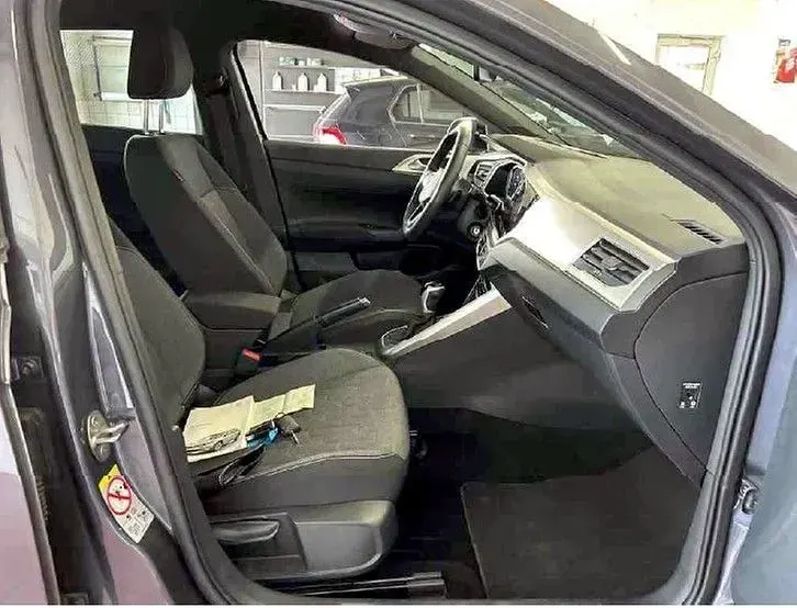 Gebraucht VW Taigo R 110 PS (80 kW) 2023 Rauchgrau metallic SUV