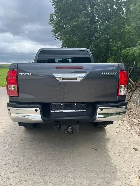 Neu Toyota HiLux 204 PS (150 kW) 2025 Grau Pickup