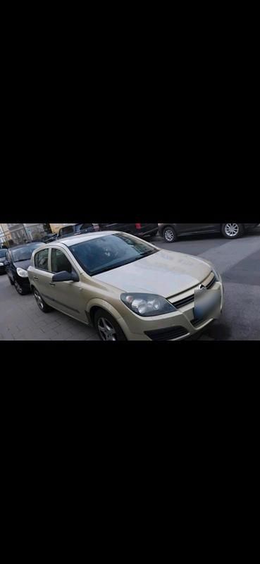 Gebraucht Opel Astra 105 PS (77 kW) 2007 Gold Limousine
