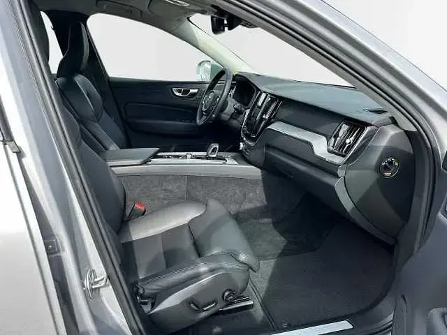 Gebraucht Volvo XC60 145 PS (106 kW) 2023 SUV