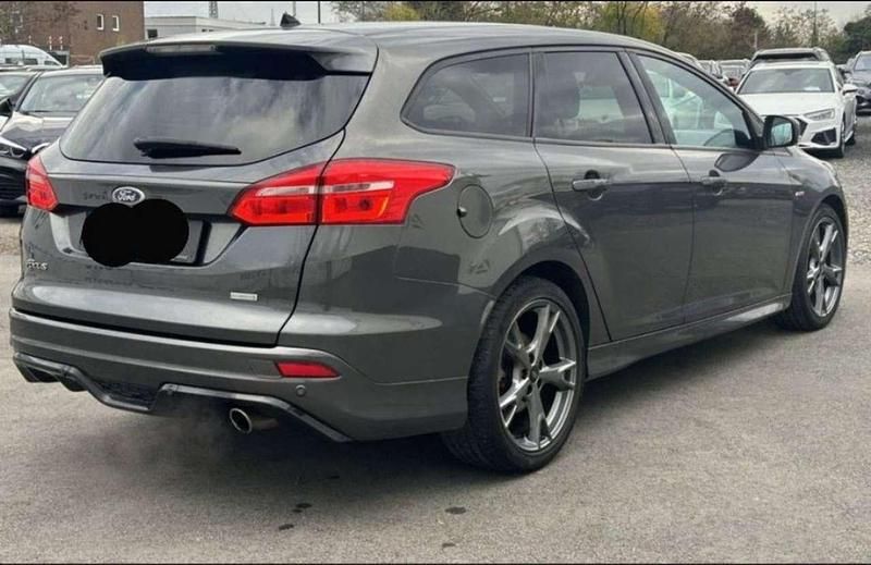 Gebraucht Ford Focus Titanium 150 PS (110 kW) 2015 Grau Kombi