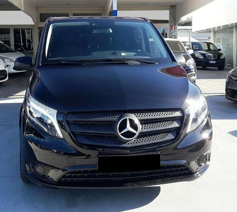 Gebraucht Mercedes Vito 163 PS (119 kW) 2017 Schwarz metallic Van