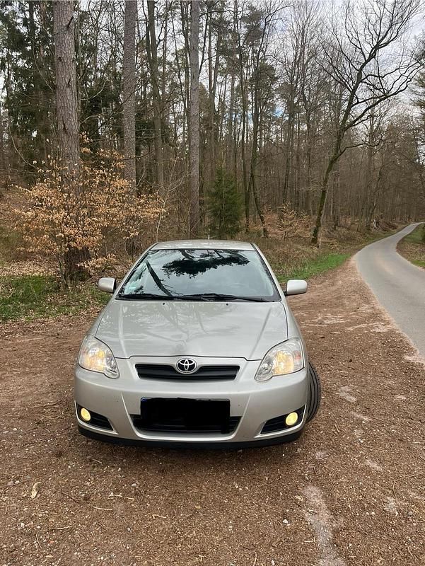 Grau Gebraucht 2006 Toyota Corolla Kombi | 3.900 € (Fairer Preis) - Bild 1/4