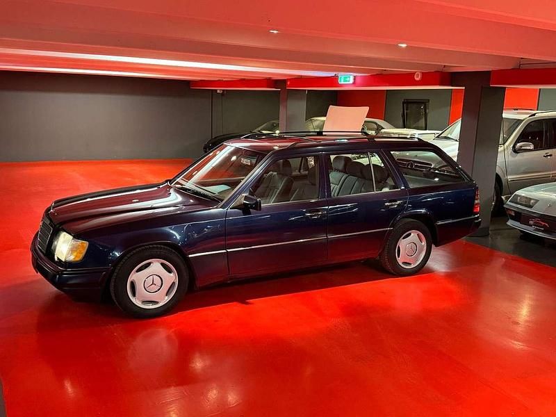 Gebraucht Mercedes E280 193 PS (141 kW) 1994 Blau Kombi
