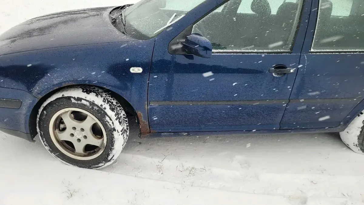 Gebraucht VW Golf IV 100 PS (73 kW) 2001 Blau Kombi