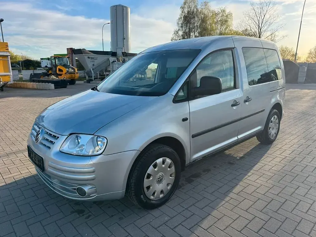 Second-hand VW Caddy Life 105 CP (77 kW) 2004 Argintiu Monovolum