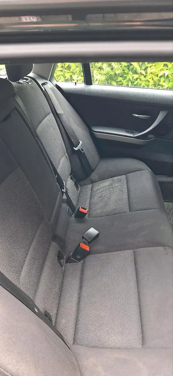 Gebraucht BMW 318 129 PS (94 kW) 2006 Schwarz Kombi