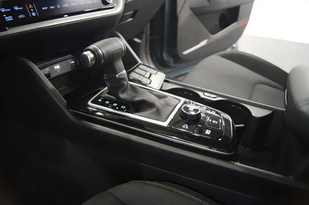 Gebraucht Kia Sportage Vision 136 PS (100 kW) 2024 Grün SUV