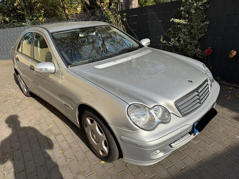 Gold Gebraucht 2004 Mercedes C200 Limousine | 4.500 € (Fairer Preis) - Bild 1/4