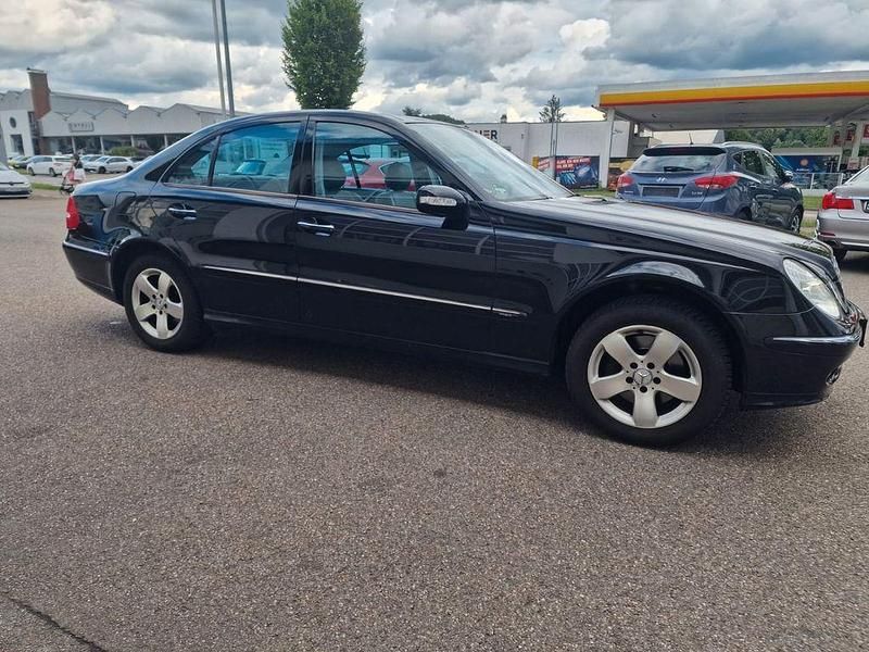Gebraucht Mercedes E320 Avantgarde 224 PS (164 kW) 2002 Schwarz Limousine