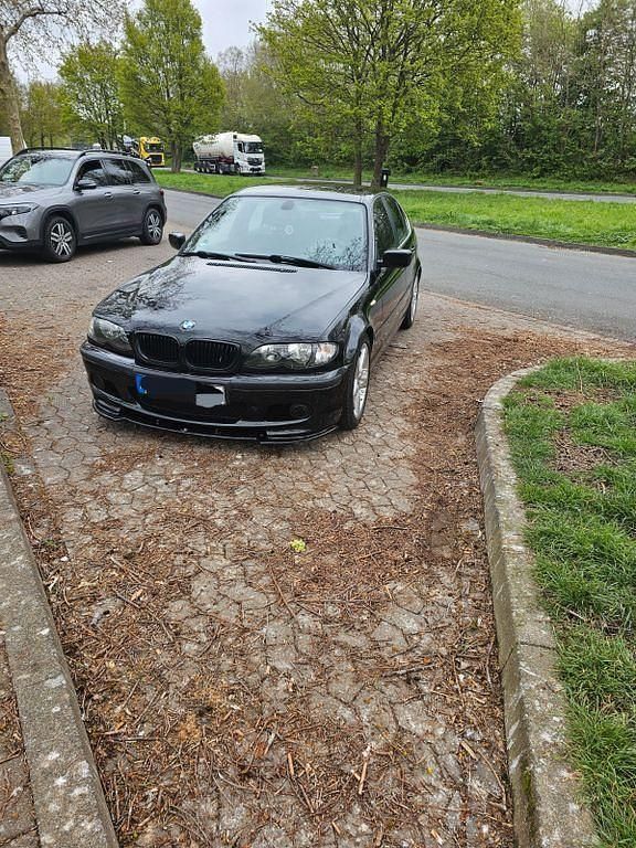 Schwarz Gebraucht 2004 BMW 320 Limousine | 2.200 € (Superpreis) - Bild 1/4