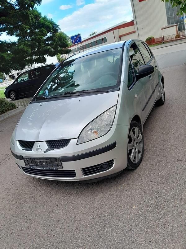 Silber Gebraucht 2004 Mitsubishi Colt Kleinwagen | 999 € (Fairer Preis) - Bild 1/4
