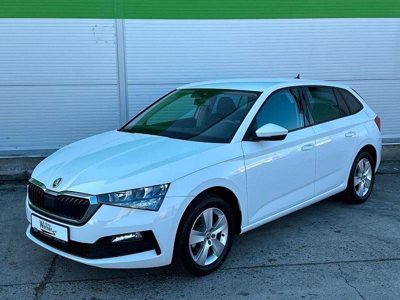 Weiß Gebraucht 2020 Skoda Scala Ambition Kleinwagen | 16.770 € (Guter Preis) - Bild 1/4