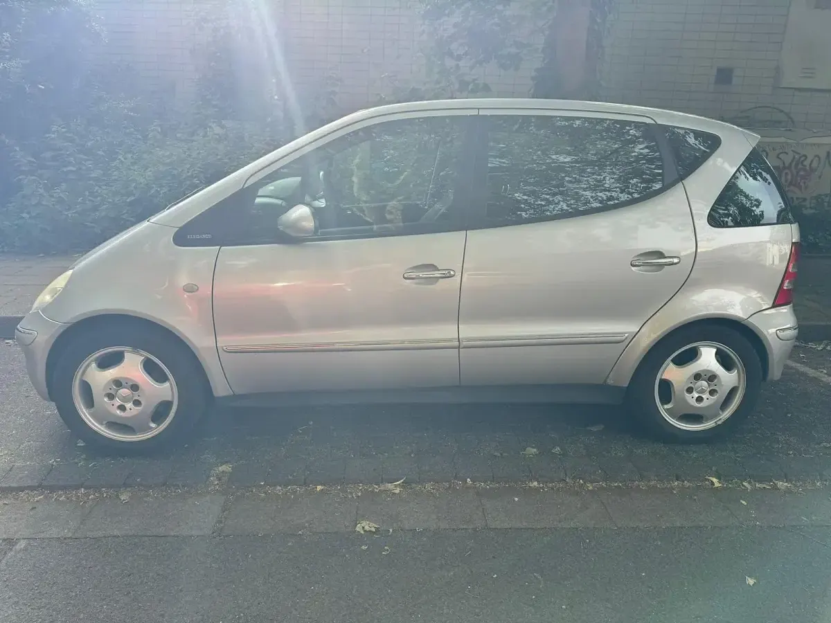 Gebraucht Mercedes A190 125 PS (91 kW) 2002 Silber Kleinwagen